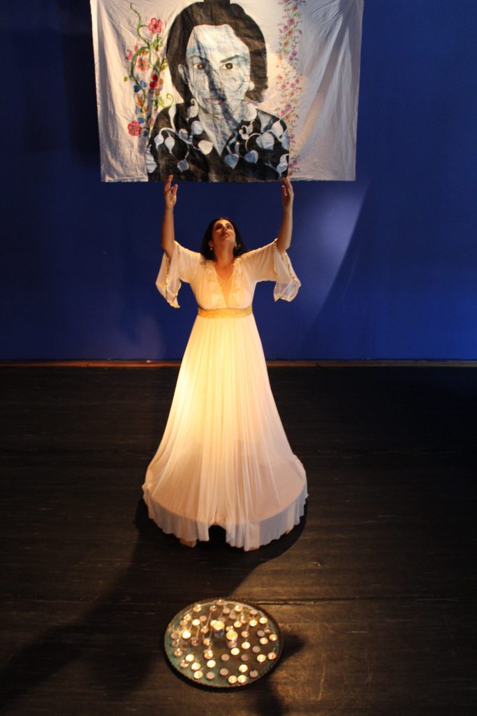 זהבית ויקינסקי - מיטרני - הופיעה בפסטיבל עכו 2018 בהופעת בכורה ובפסטיבל אלפא ה - 13 כיום מציגה את עבודתה במרכז לתיאטרון של עכו וברחבי הארץ.